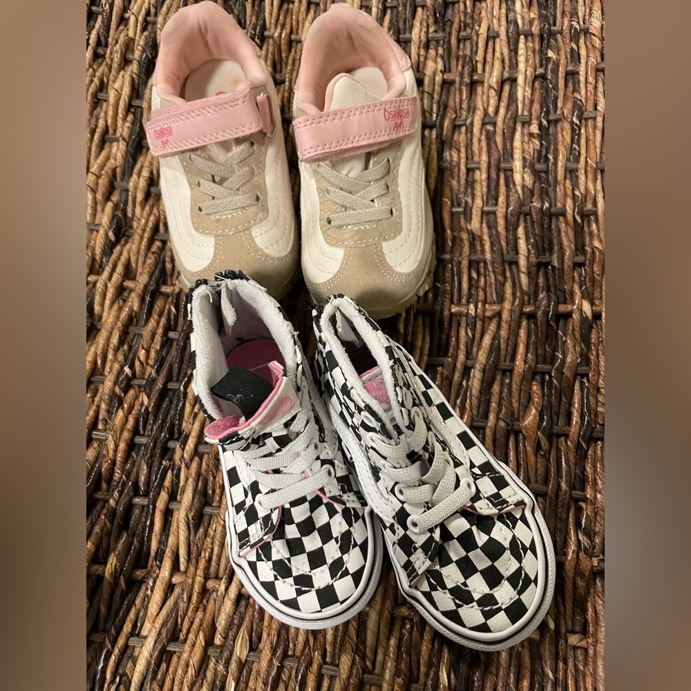 Baby Van New without tags and Osh kosh good look at photos